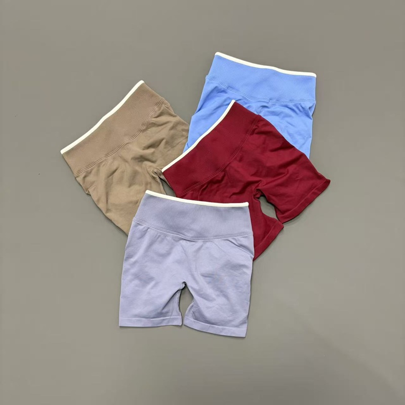 Ignite Sculp Scrun Gym Shorts  - огляд і ціна Ignite Yoga Fitness